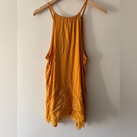 Torrid Size 0 Super Soft High Neck Lace Inset Sharkbite Hem Tank In Marigold - Picture 5 of 5